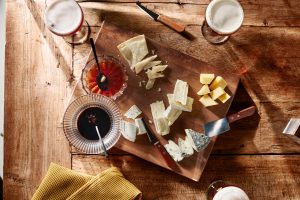 Leffe - food photography by Erik de Koning - mixed cheese chopping board